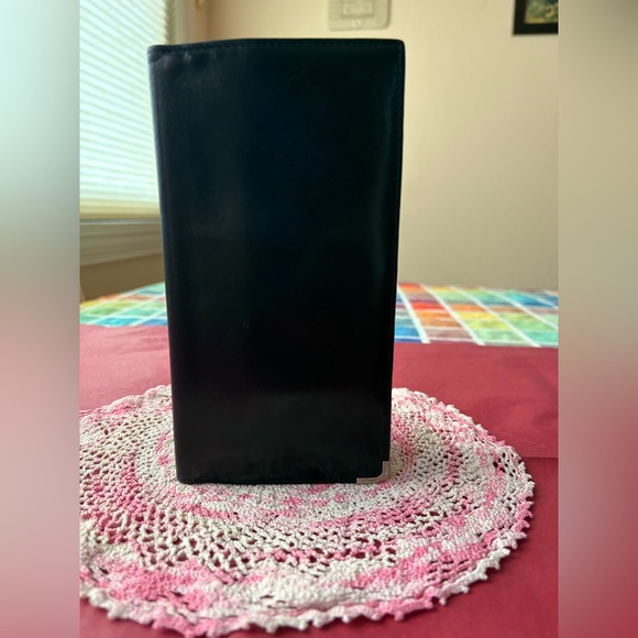 👑 SALVATORE  FERRAEGAMO BLACK LEATHER WALLET 👑 - Picture 4 of 16